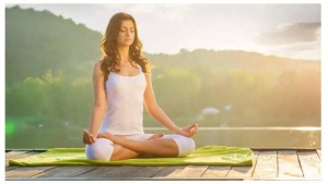 Neurologist: 20-Minute Daily Routine Cuts Dementia Risk, Improves Heart Health
OR
20 Minutes to a Healthier You: Simple Daily Habits to Reduce Cholesterol, Blood Pressure, and Dementia Risk