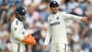 Nasser Hussain Analyzes Shubman Gill's 'Reactive' Captaincy, Contrasts it with Kohli and Sharma's Leadership