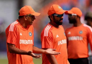 Rahul Dravid Praises Rohit Sharma's Captaincy, Cites Skipper's Team-First Approach as Key to Success
