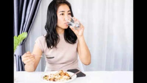 Drinking Too Much Water With Meals: How It Impacts Digestion and What You Need to Know