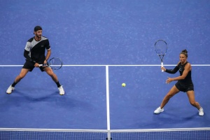 US Open Day 2: Alcaraz's Buzz Cut Sparks Debate, Venus Inspires at 45, and Kvitova & Garcia Say Farewell