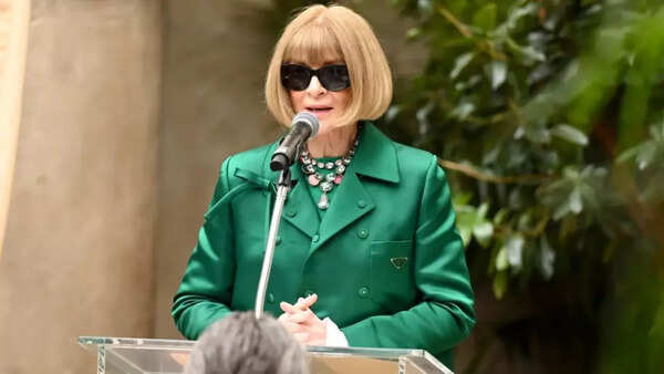 Anna Wintour in a black dress