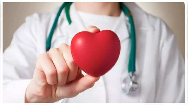 Damaged blood vessels and heart due to high uric acid